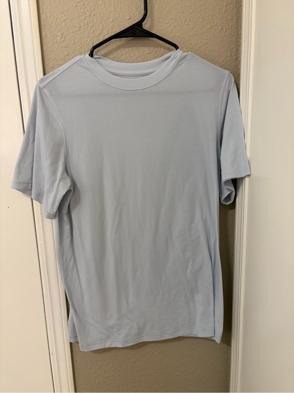 lululemon athletica starch blue soft jersey Tee size 4